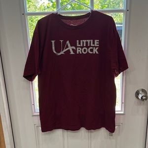 UA Little Rock burgundy college XL tee-shirt